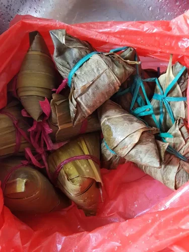 Jiaxing Style Zongzi 250g × 8 / Double Egg Yolk Pork, Dried Mustard Greens Pork & Double Chestnut Pork Zongzi - Breakfast photo review