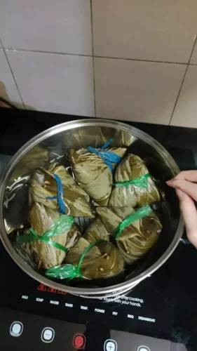 Jiaxing Style Zongzi 250g × 8 / Double Egg Yolk Pork, Dried Mustard Greens Pork & Double Chestnut Pork Zongzi - Breakfast photo review